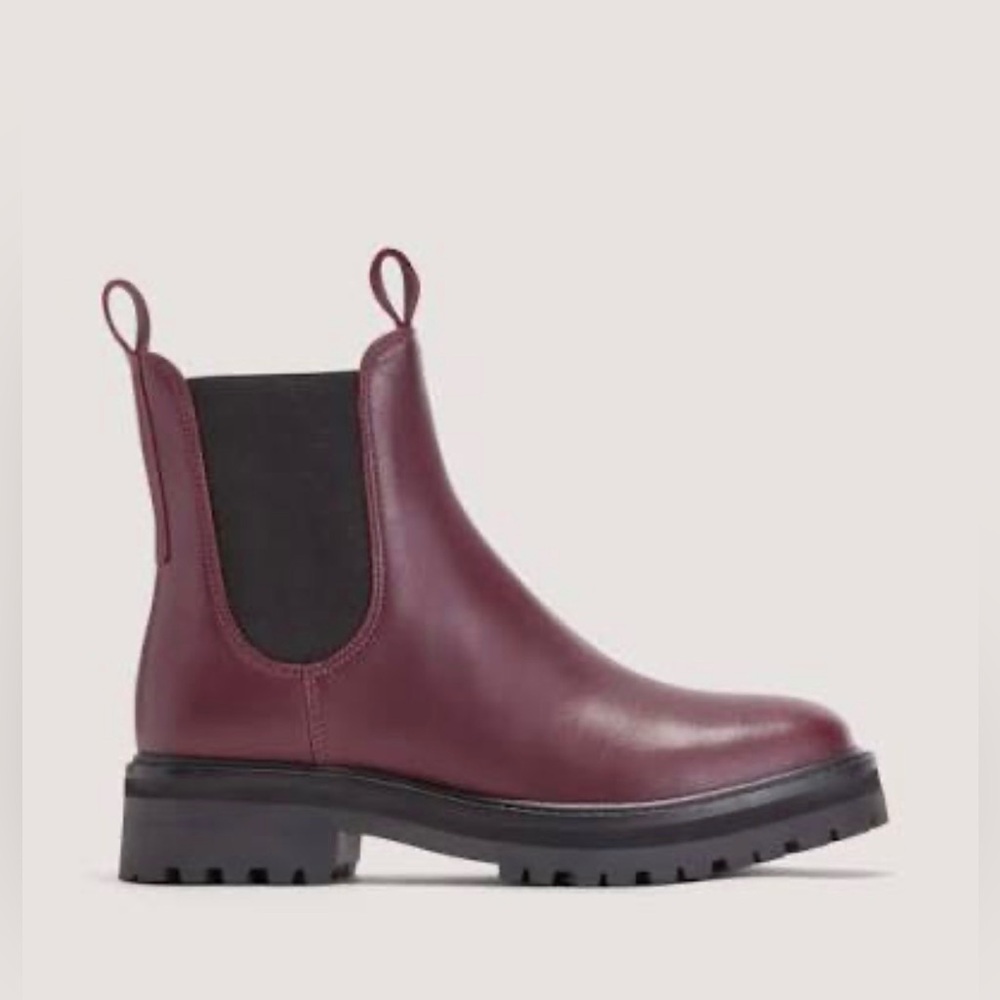 Everlane Leather Chelsea Boots Size 7